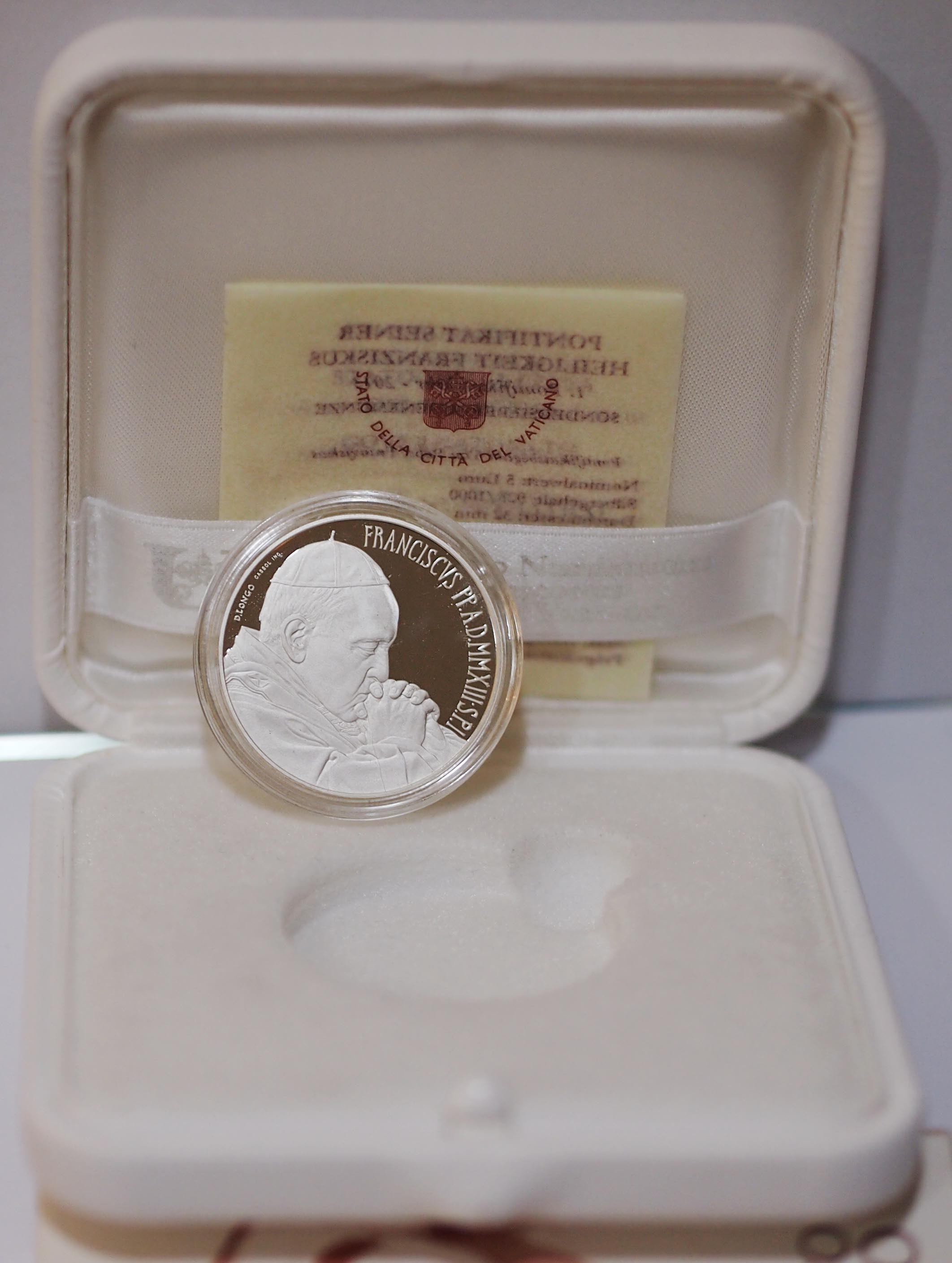 2013 - 5 Euro Argento Inizio del Pontificato di Papa Francesco Fondo Specchio